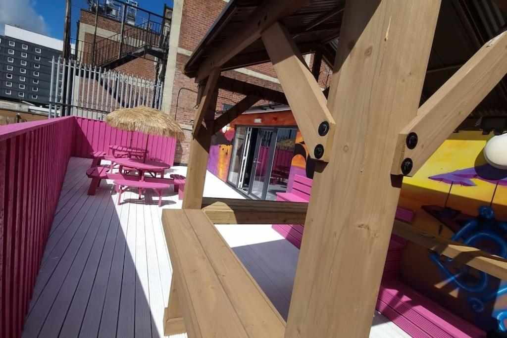 Penthouse Apartment, Sleeps 21 With Terrace リヴァプール エクステリア 写真