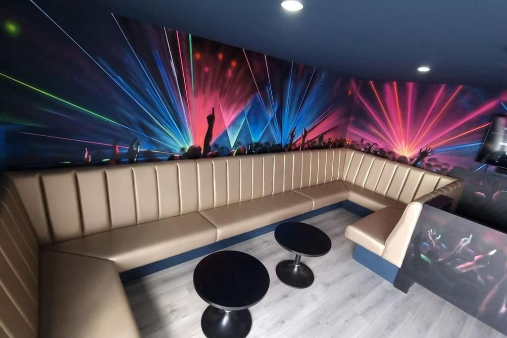 Penthouse Apartment, Sleeps 21 With Terrace リヴァプール エクステリア 写真