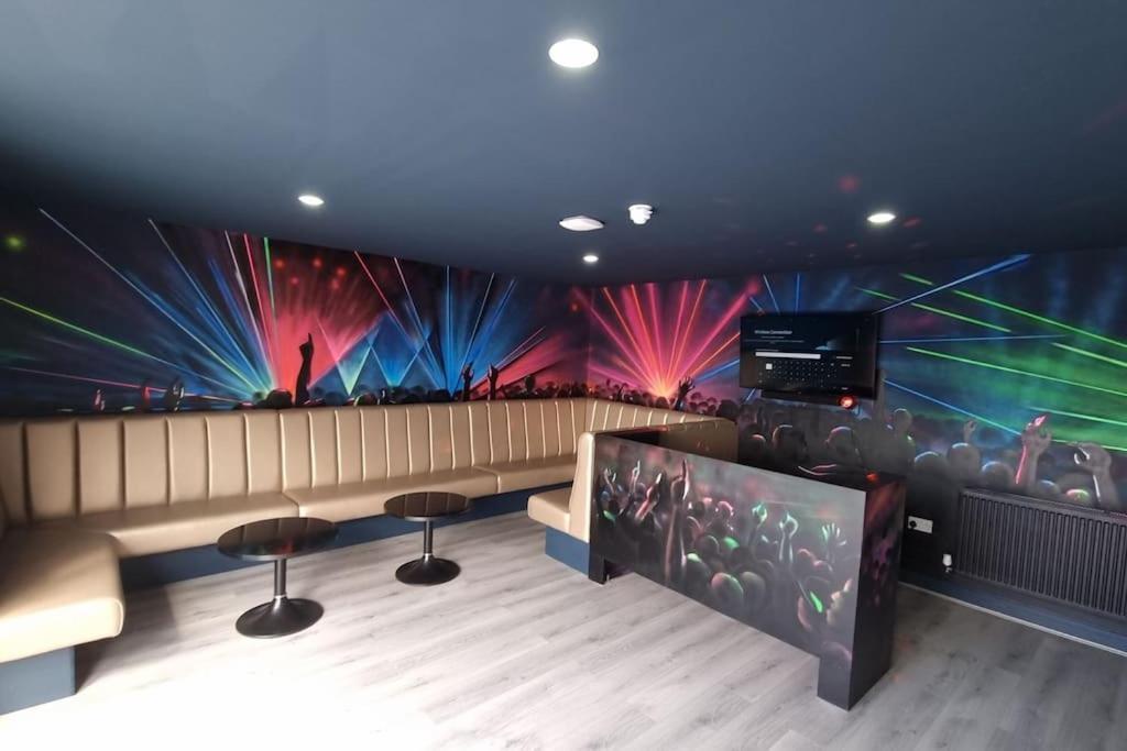 Penthouse Apartment, Sleeps 21 With Terrace リヴァプール エクステリア 写真