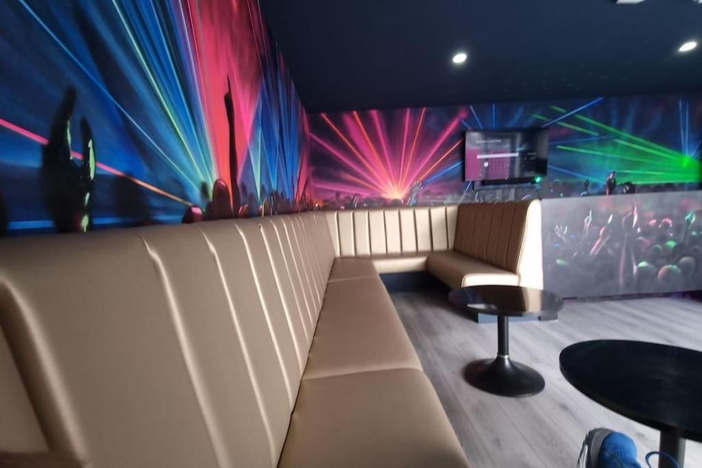 Penthouse Apartment, Sleeps 21 With Terrace リヴァプール エクステリア 写真