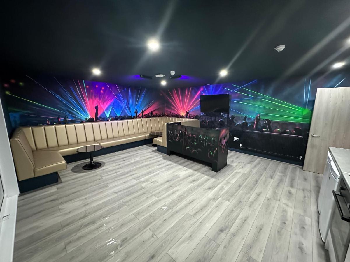 Penthouse Apartment, Sleeps 21 With Terrace リヴァプール エクステリア 写真